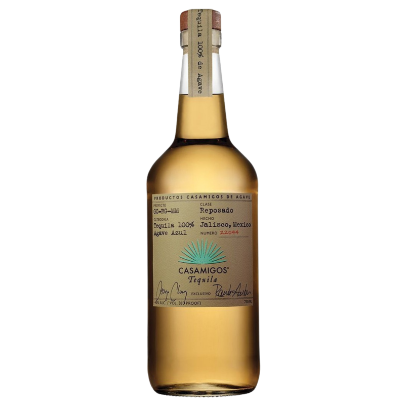 Butelka Casamigos Añejo prezentuje się elegancko i stylowo, odpowiednio na prezent.