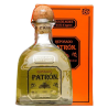 Butelka Tequila Patrón Reposado o subtelnie złocistym trunku i eleganckim designie.