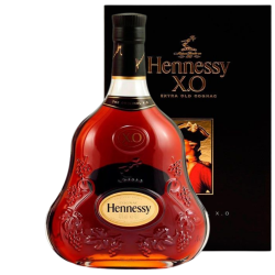 Francuski Koniak Hennessy Niezwykle elegancki wygląd i harmonijny smak w pełni zadowoli nawet najbardziej wymagających smakoszy.